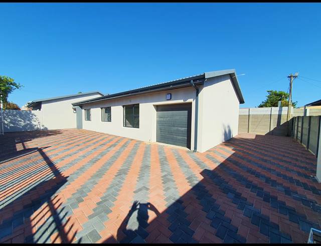 3 BEDROOM HOUSE TO LET IN TOWNSEND ESTATE